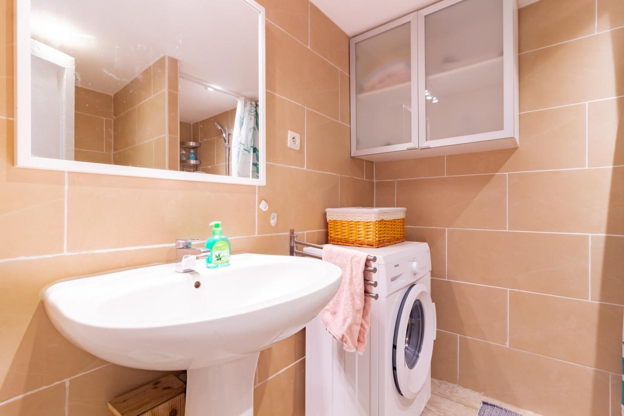 Le Cerisier Des 4 Chemins - Appt 75M² Pour 6 Apartment Carcassonne Bagian luar foto