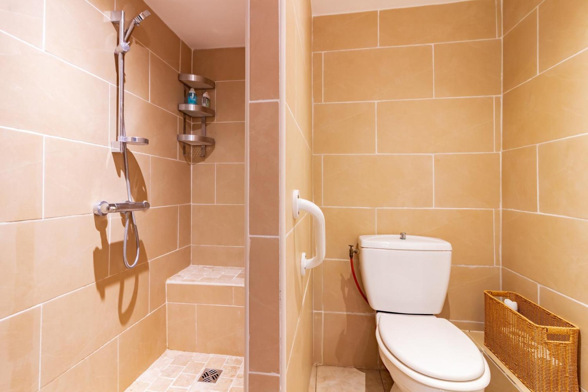 Le Cerisier Des 4 Chemins - Appt 75M² Pour 6 Apartment Carcassonne Bagian luar foto